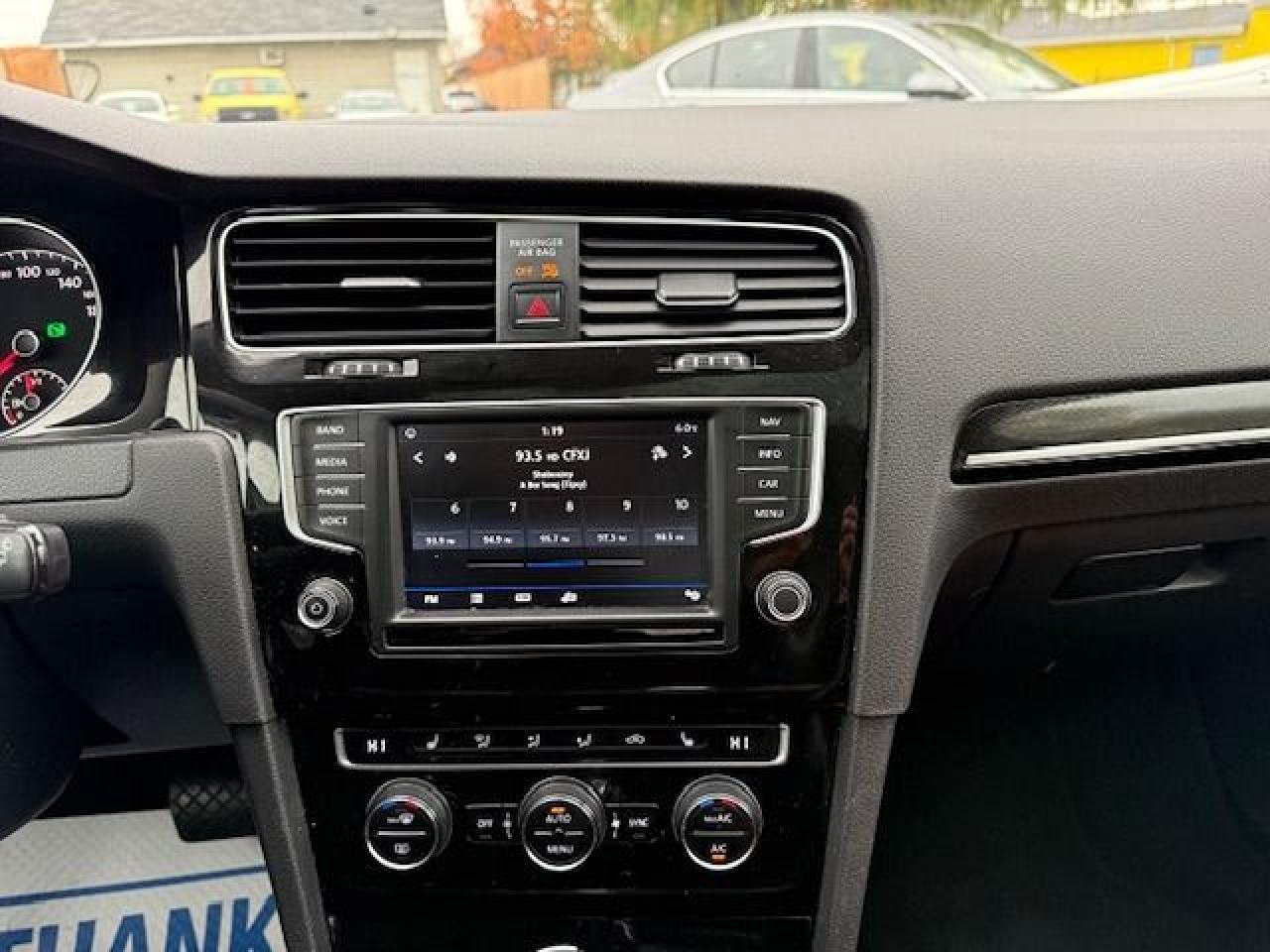 2017 Volkswagen Golf Highline - Photo #10