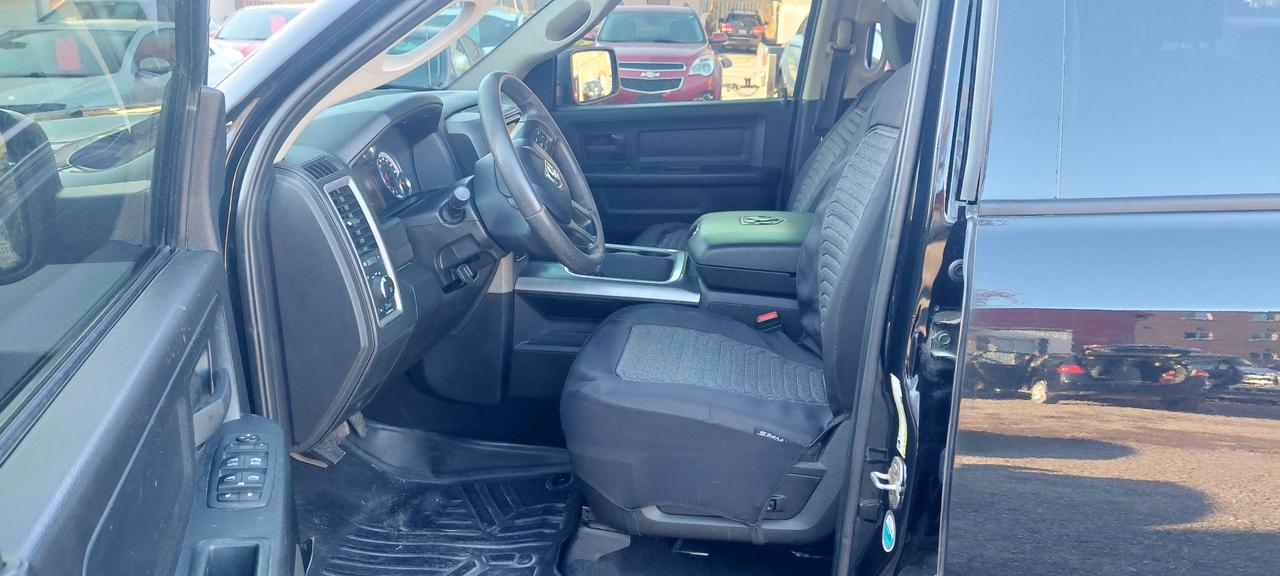 2021 RAM 1500 Classic EXPRESS Photo