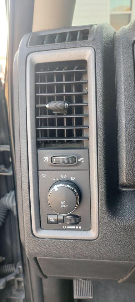 2021 RAM 1500 Classic EXPRESS Photo