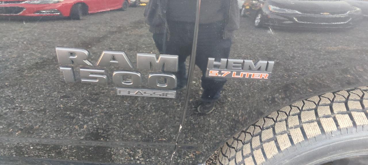 2021 RAM 1500 Classic EXPRESS Photo