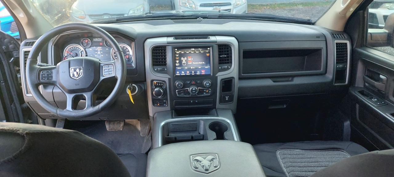 2021 RAM 1500 Classic EXPRESS Photo