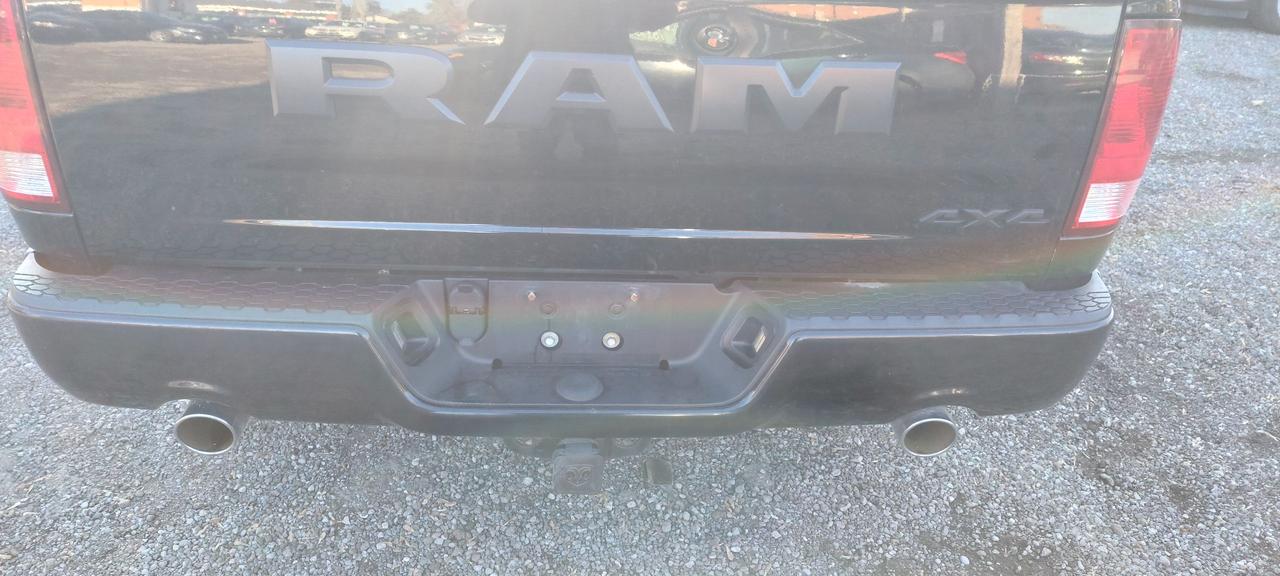 2021 RAM 1500 Classic EXPRESS Photo