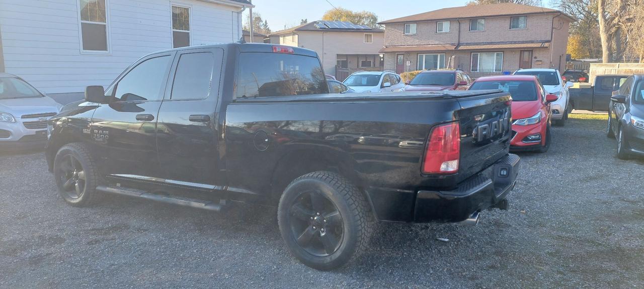 2021 RAM 1500 Classic EXPRESS Photo3
