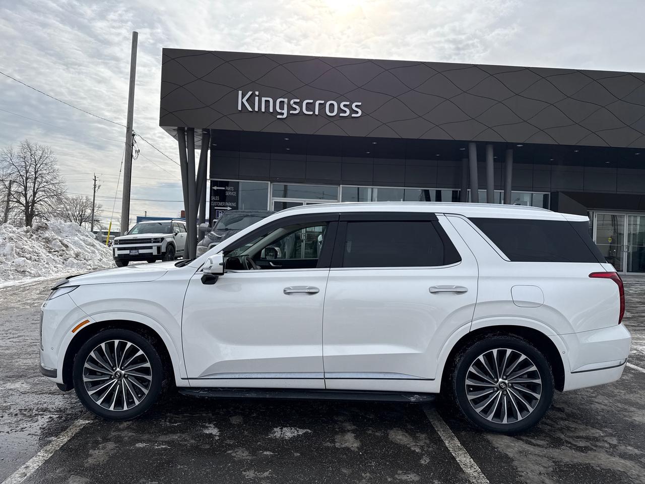 2023 Hyundai PALISADE Ultimate Calligraphy w/Beige Interior Photo