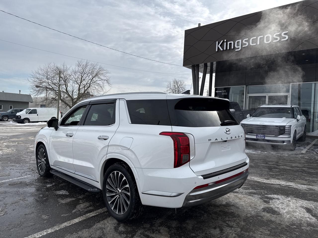 2023 Hyundai PALISADE Ultimate Calligraphy w/Beige Interior Photo