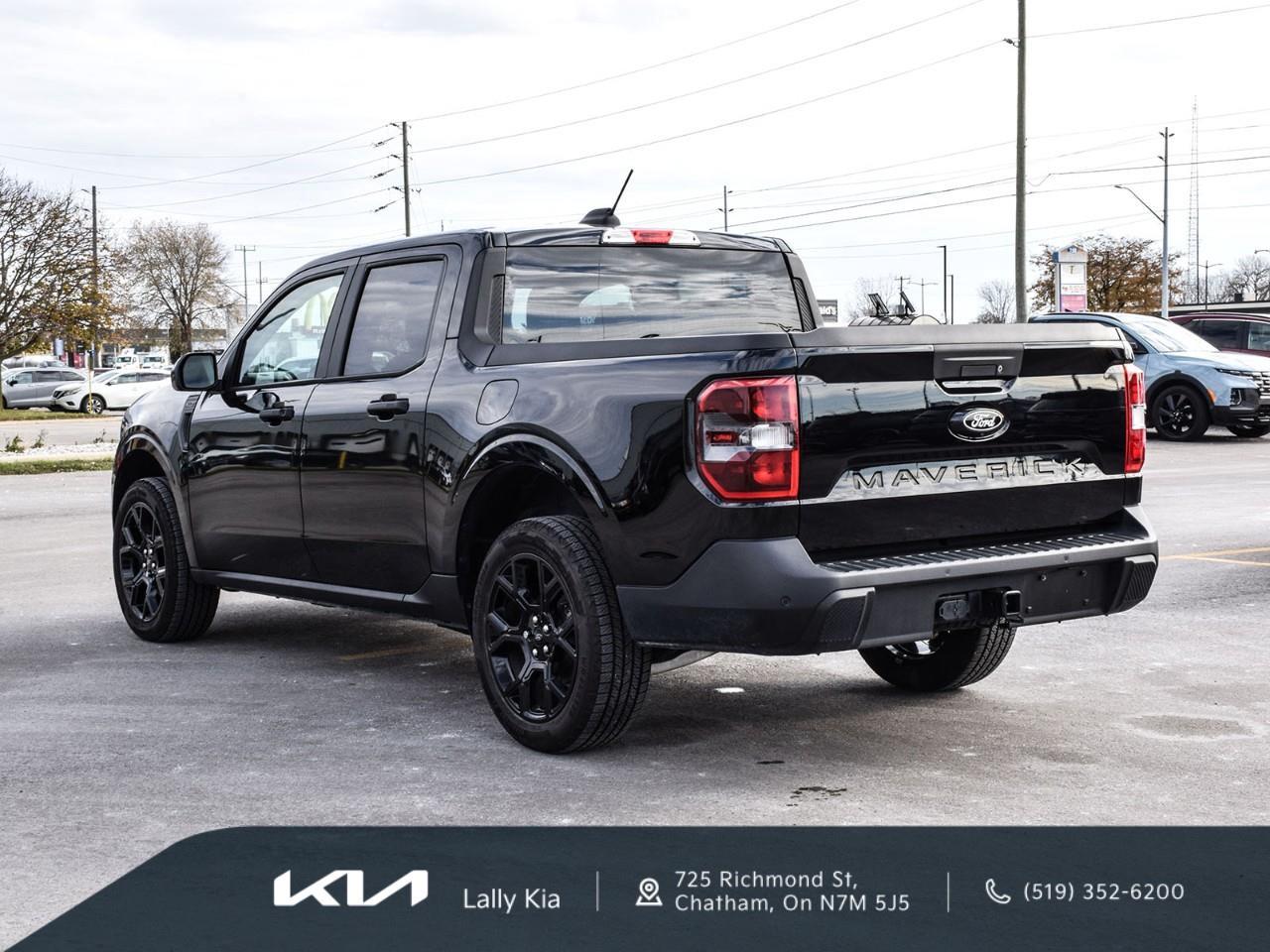 2025 Ford Maverick XLT New Arrival | Low KMs | Clean CarFax | Luxury Pkg Photo3