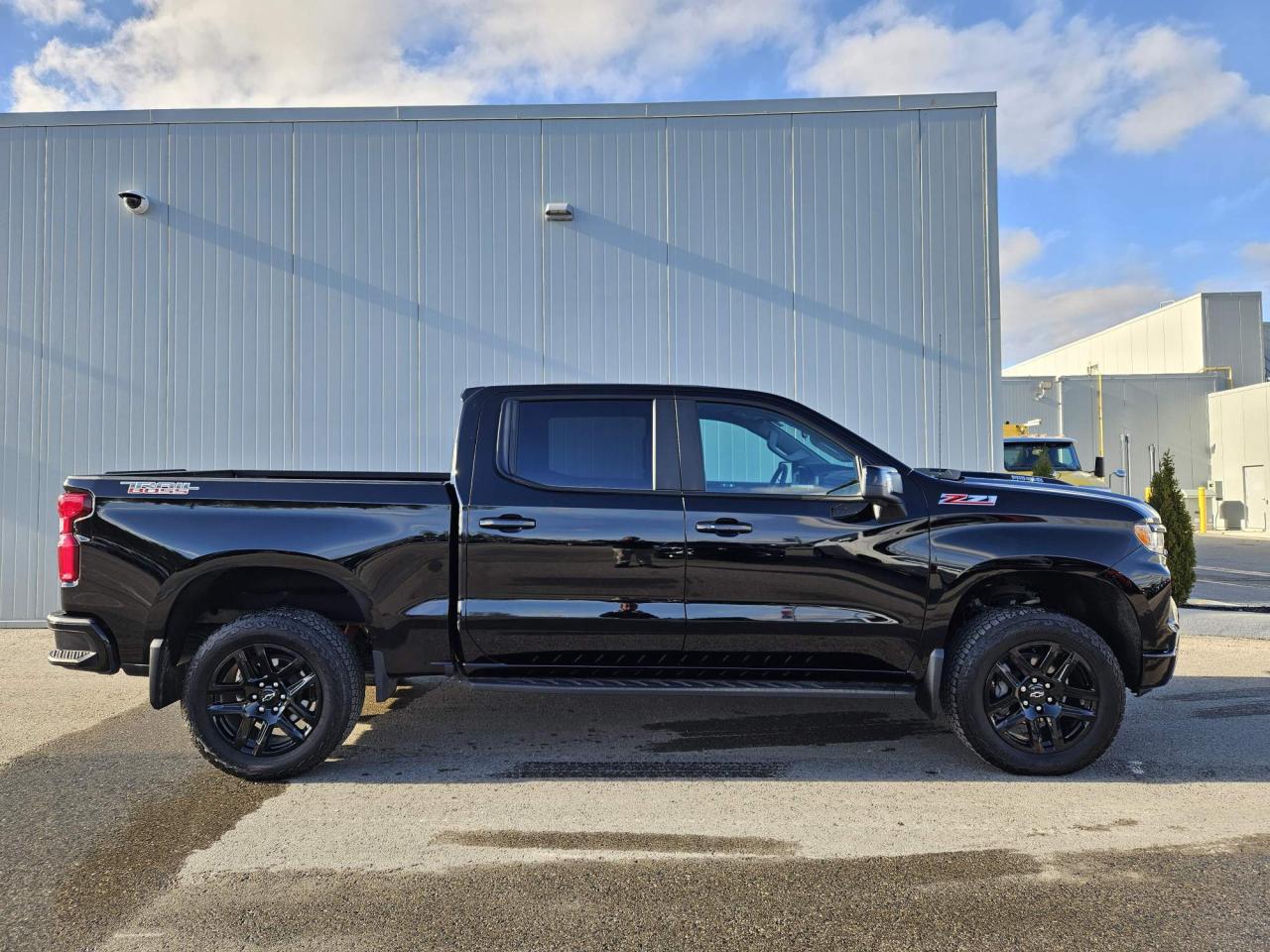 2025 Chevrolet Silverado 1500 LT Trail Boss One Owner | Trail Boss | Leather | 20" Wheels Photo3