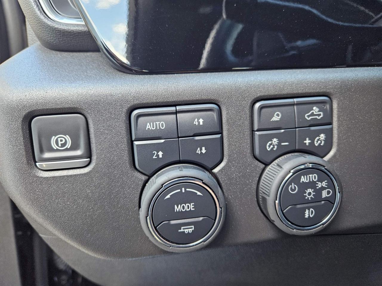 2025 Chevrolet Silverado 1500 LT Trail Boss One Owner | Trail Boss | Leather | 20" Wheels Photo