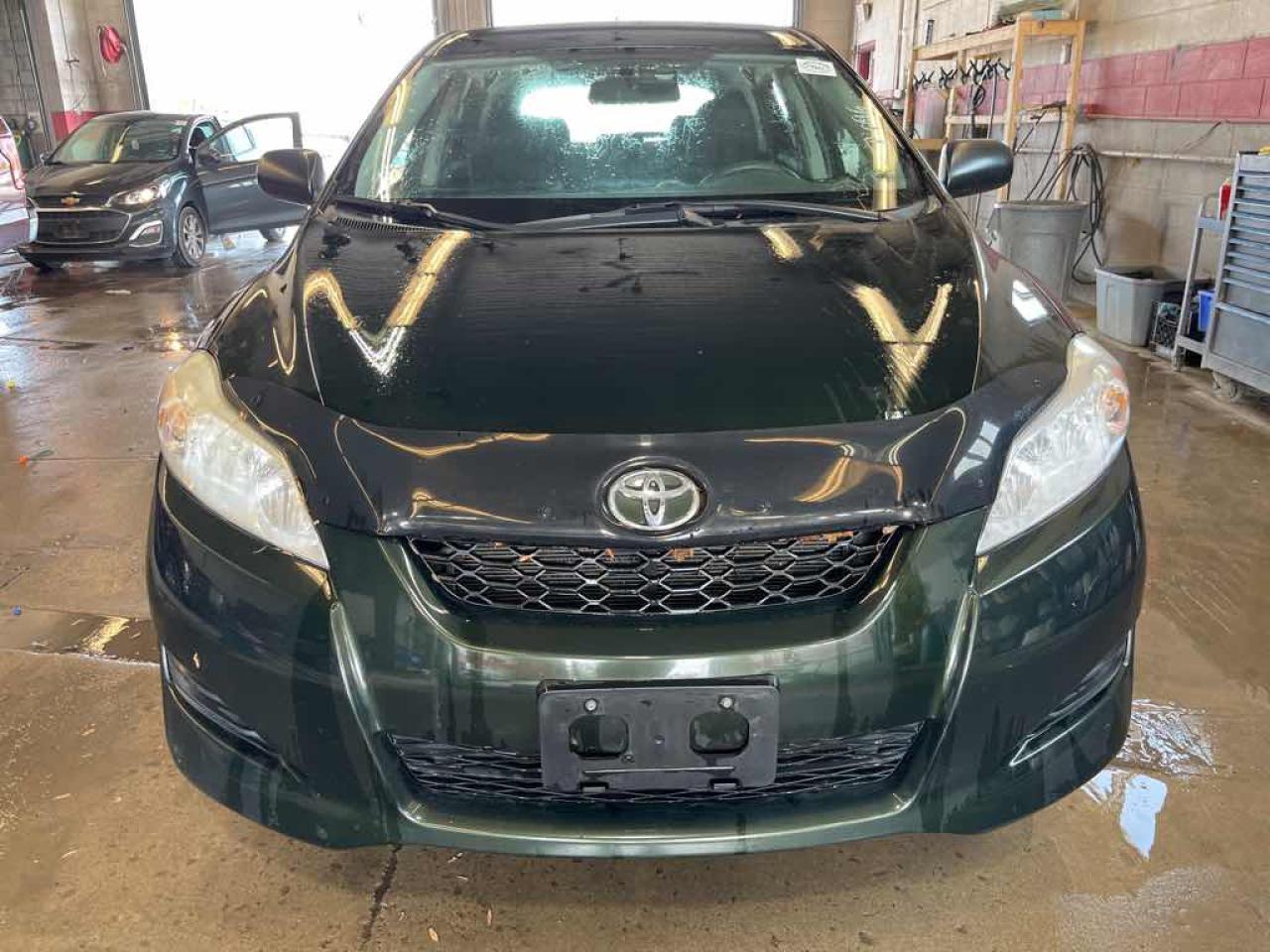 2013 Toyota Corolla MATRIX - Photo #2