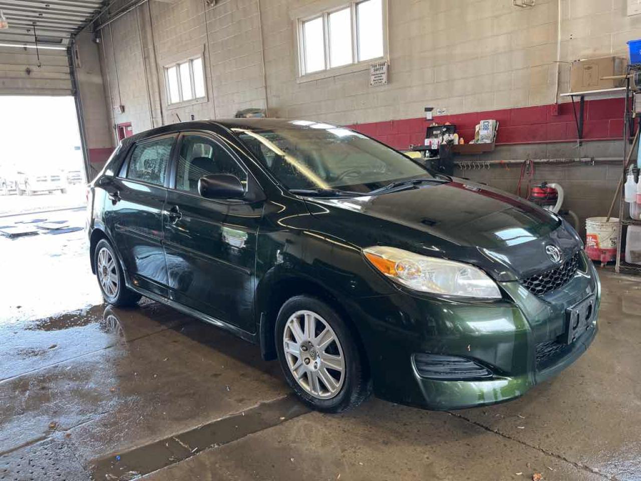 2013 Toyota Corolla MATRIX - Photo #3