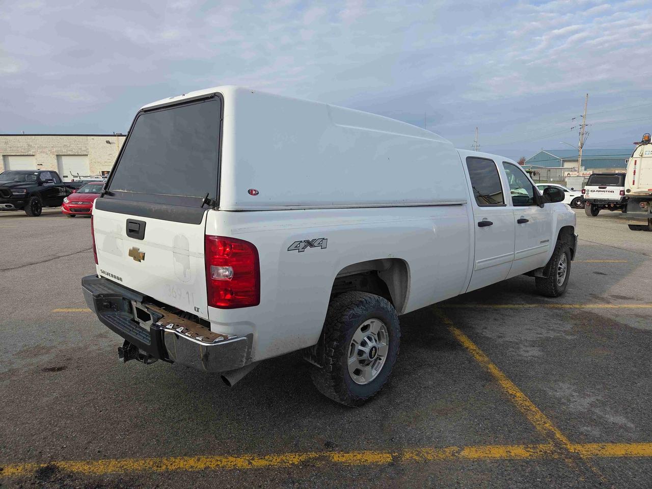 2011 Chevrolet Silverado K2500 HE Photo