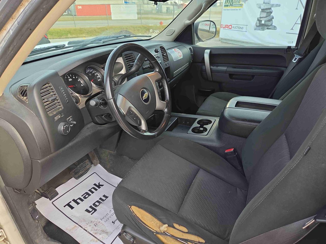 2011 Chevrolet Silverado K2500 HE Photo