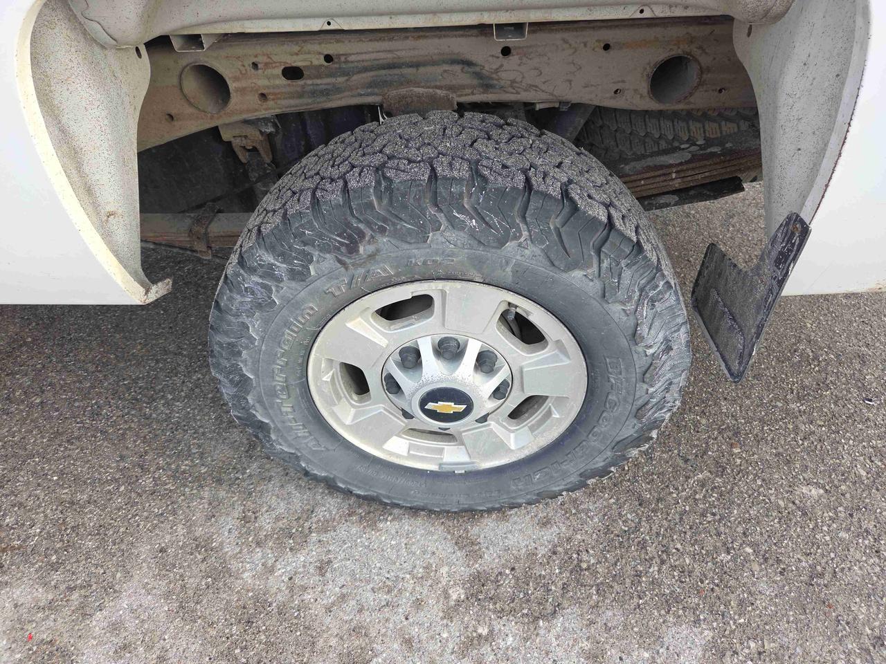 2011 Chevrolet Silverado K2500 HE Photo