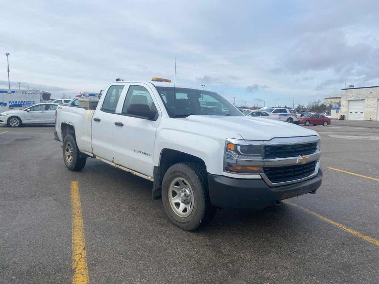 2016 Chevrolet Silverado 1500  Photo2