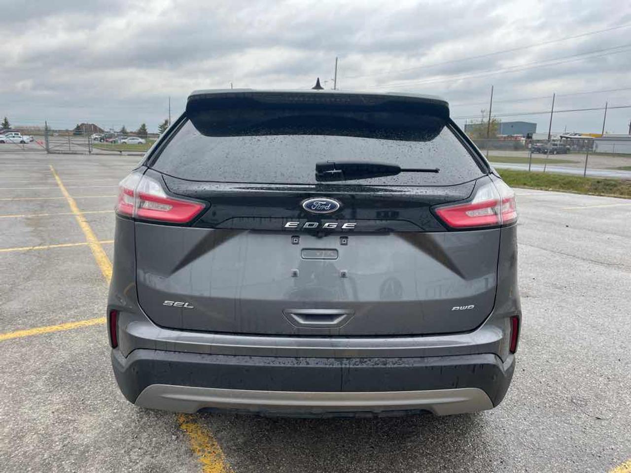 2021 Ford Edge SEL Photo4