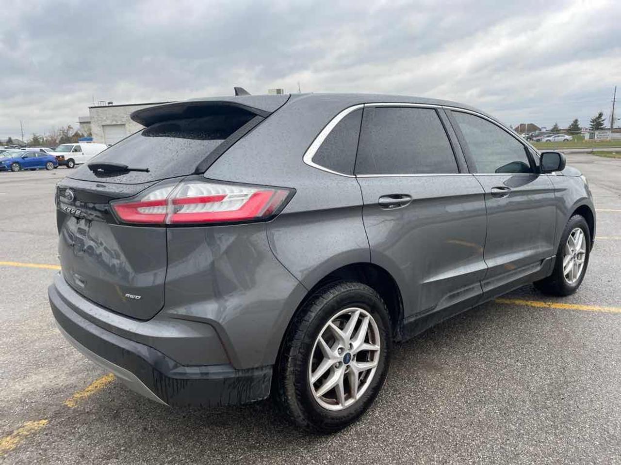2021 Ford Edge SEL Photo
