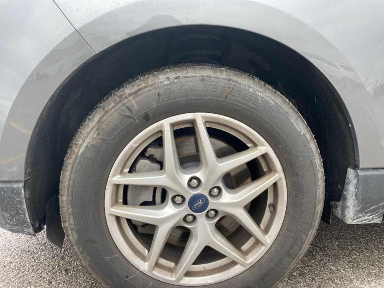 2021 Ford Edge SEL Photo