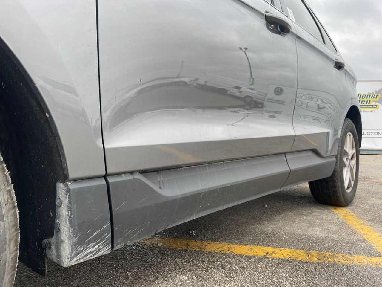 2021 Ford Edge SEL Photo