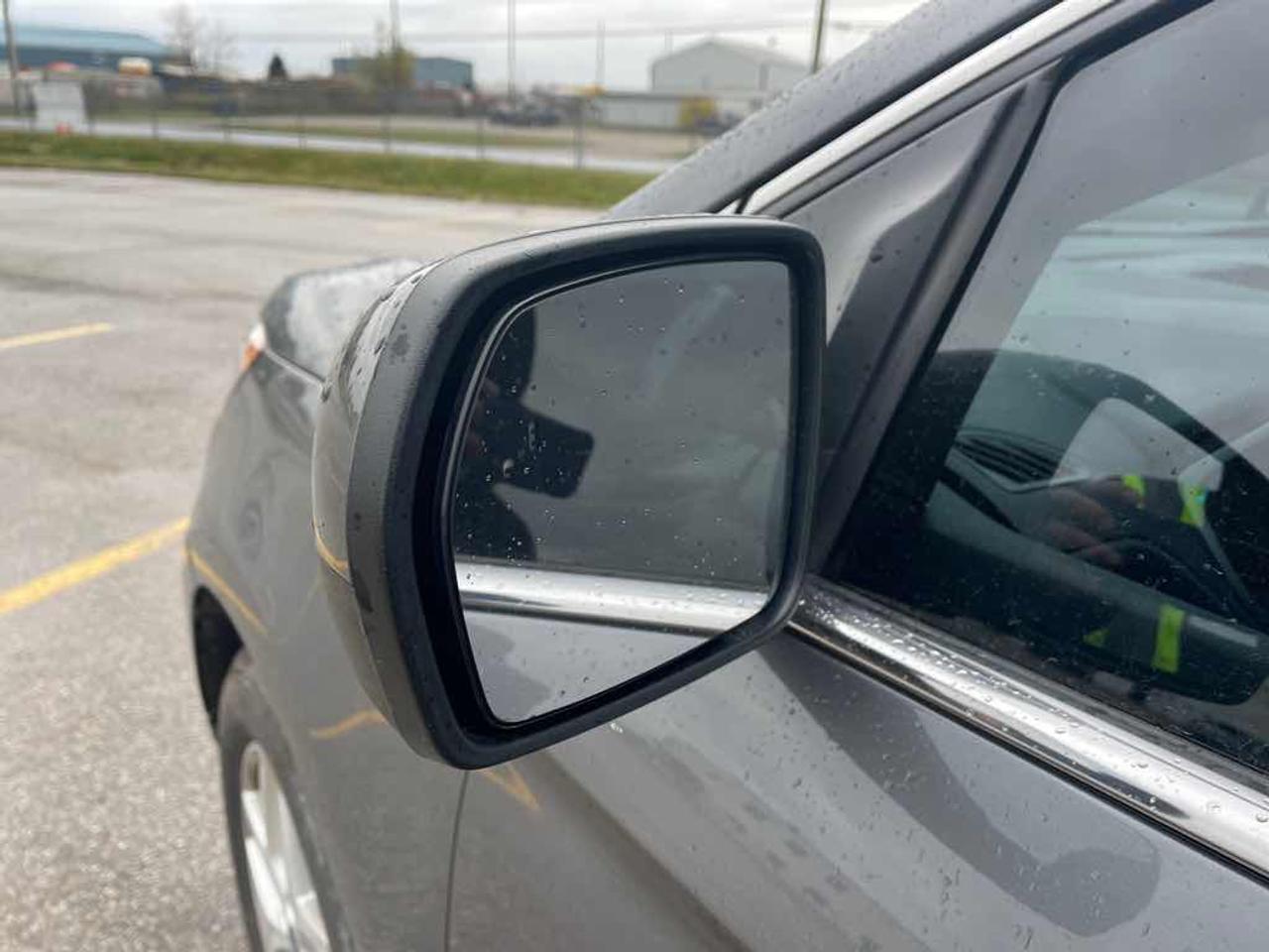 2021 Ford Edge SEL Photo