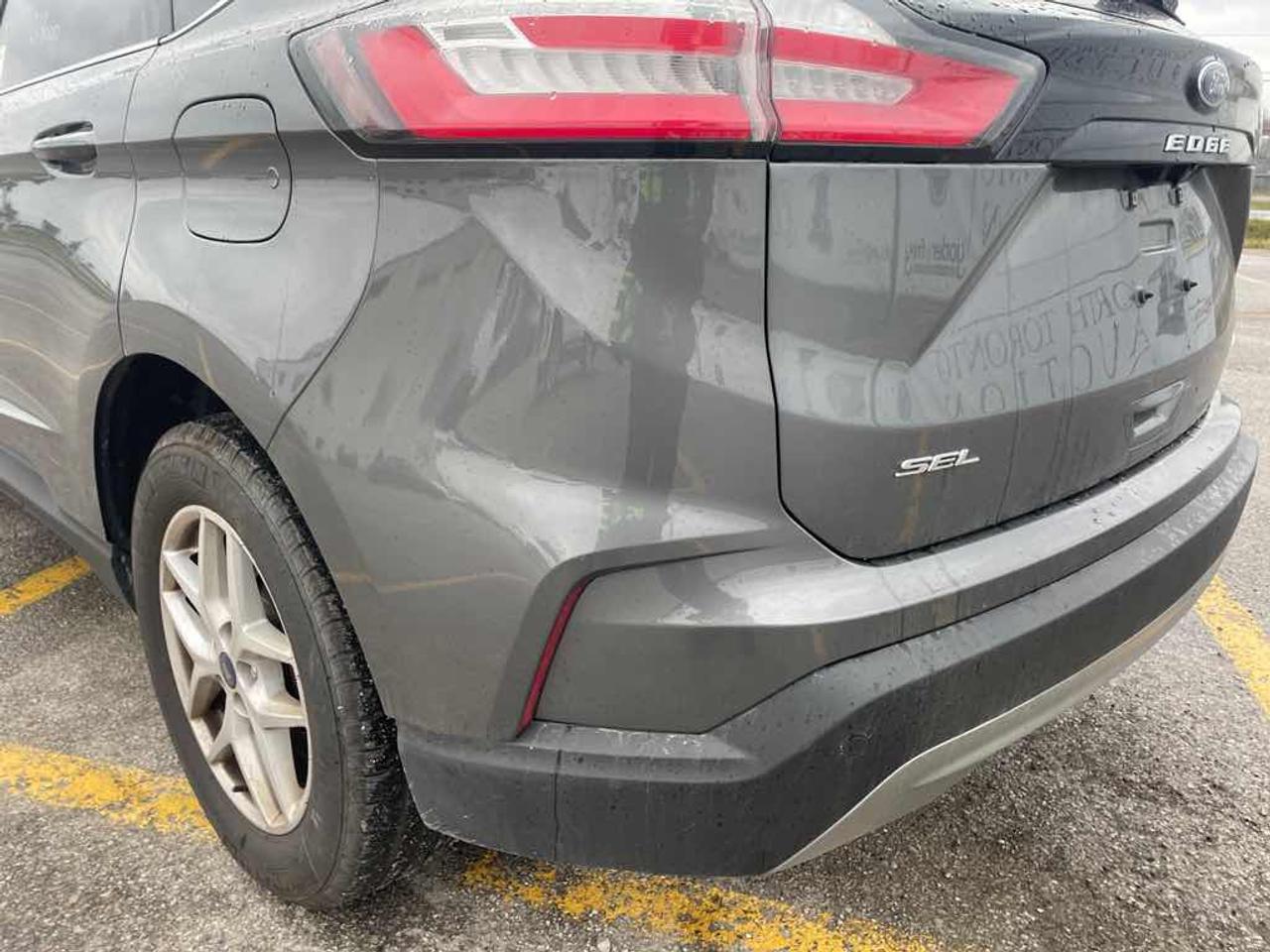 2021 Ford Edge SEL Photo