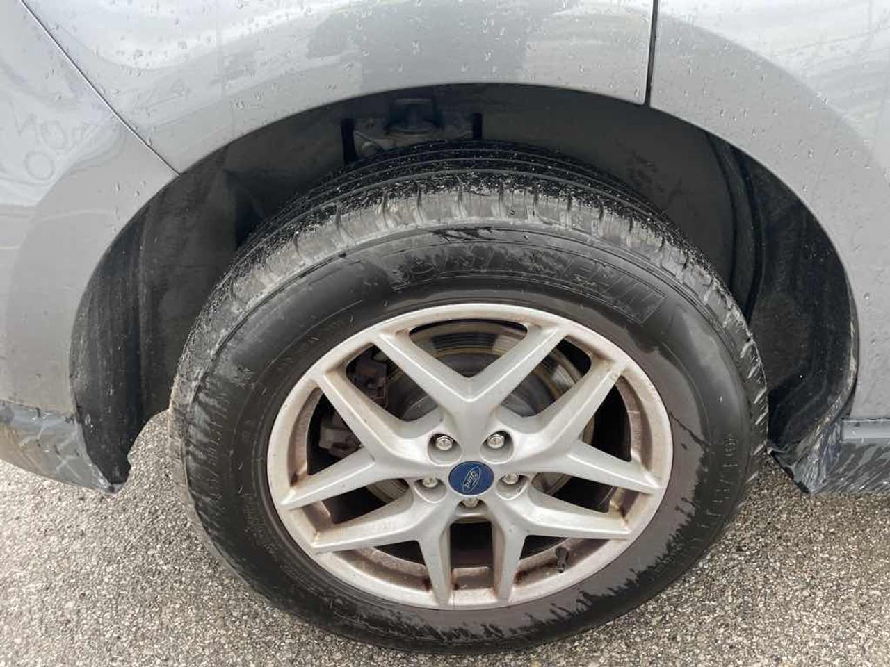 2021 Ford Edge SEL Photo
