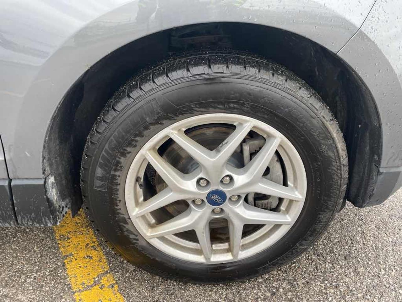 2021 Ford Edge SEL Photo
