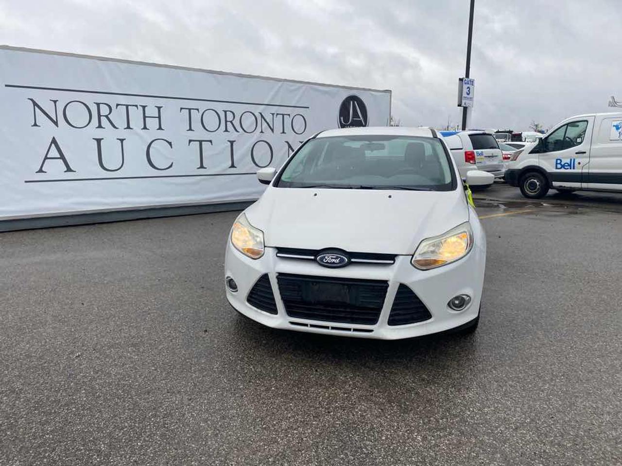 2012 Ford Focus SE Photo1