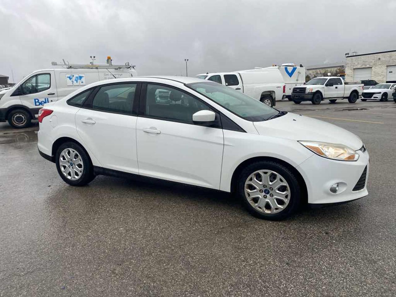2012 Ford Focus SE Photo2