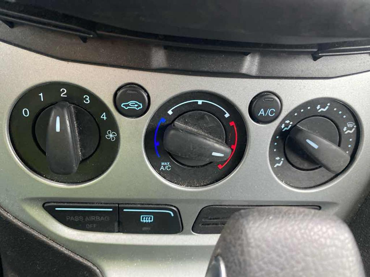 2012 Ford Focus SE Photo