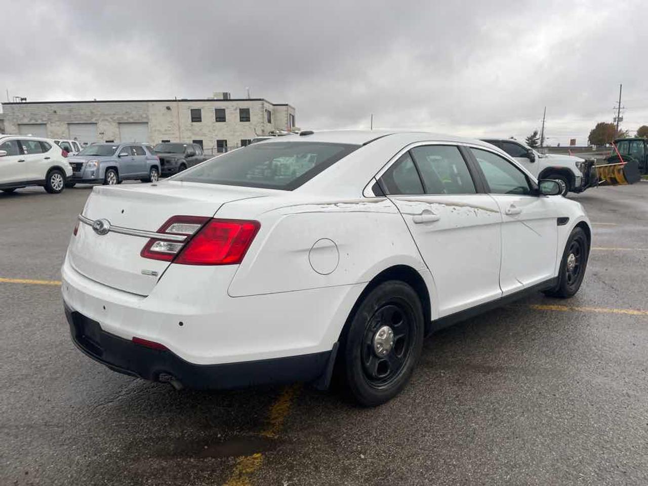2016 Ford Taurus Police Inte Photo3