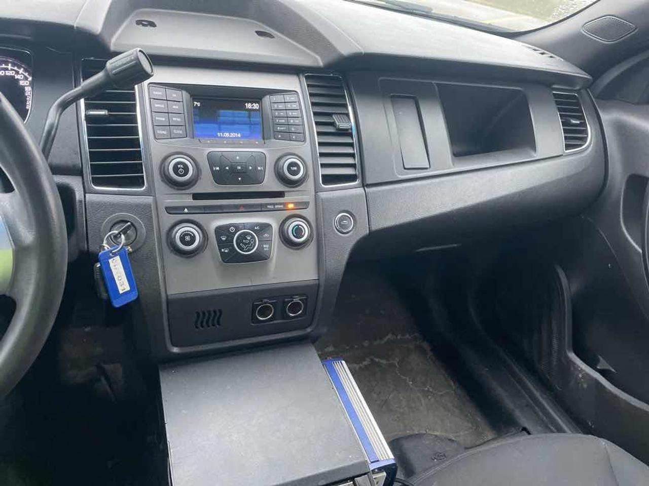 2016 Ford Taurus Police Inte Photo