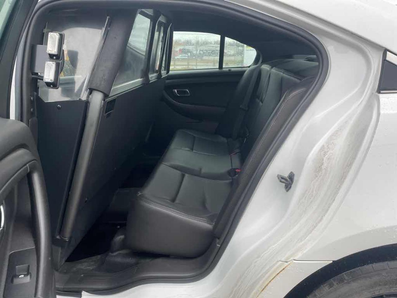 2016 Ford Taurus Police Inte Photo