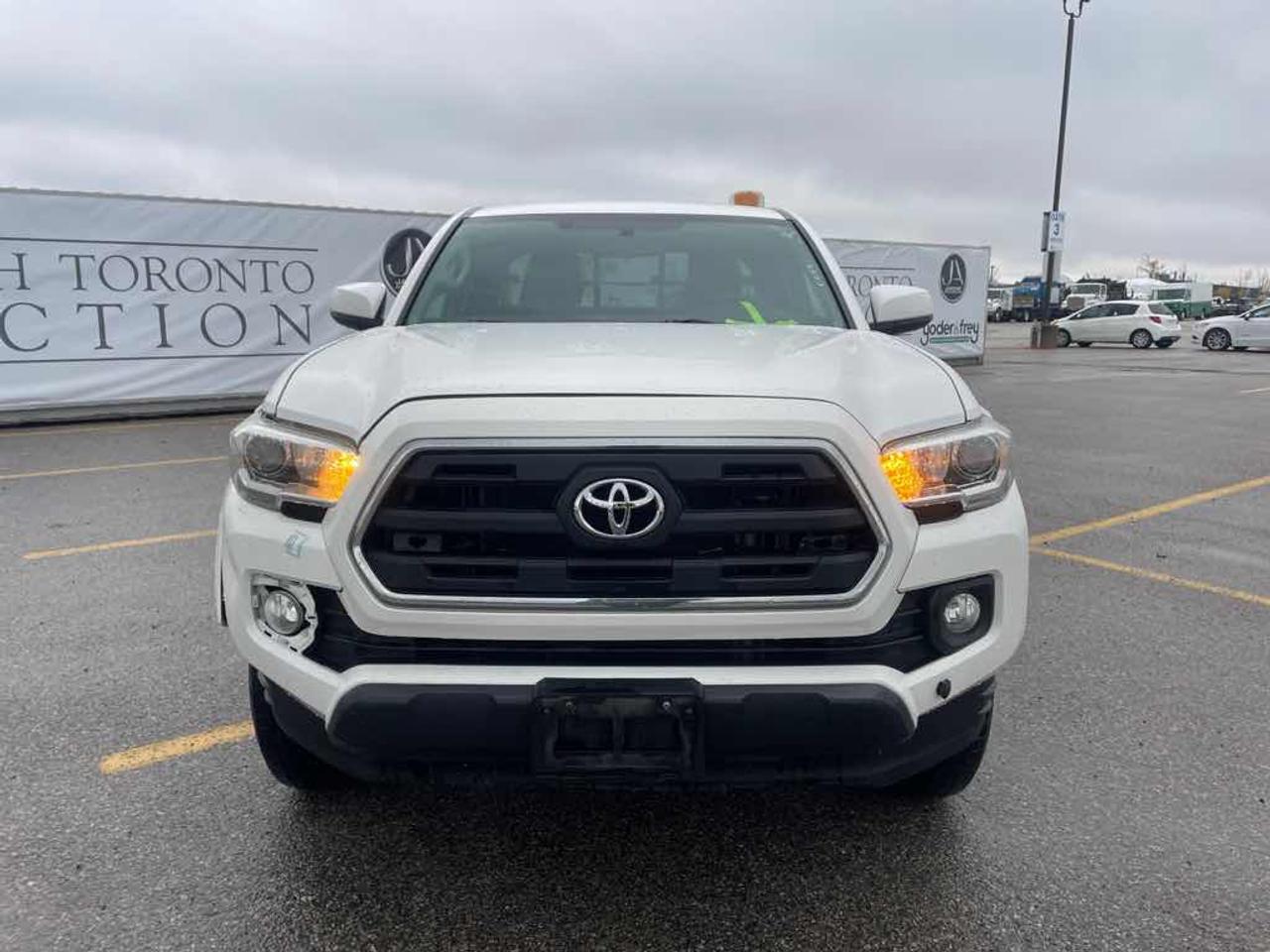 2016 Toyota Tacoma Access Cab Photo1