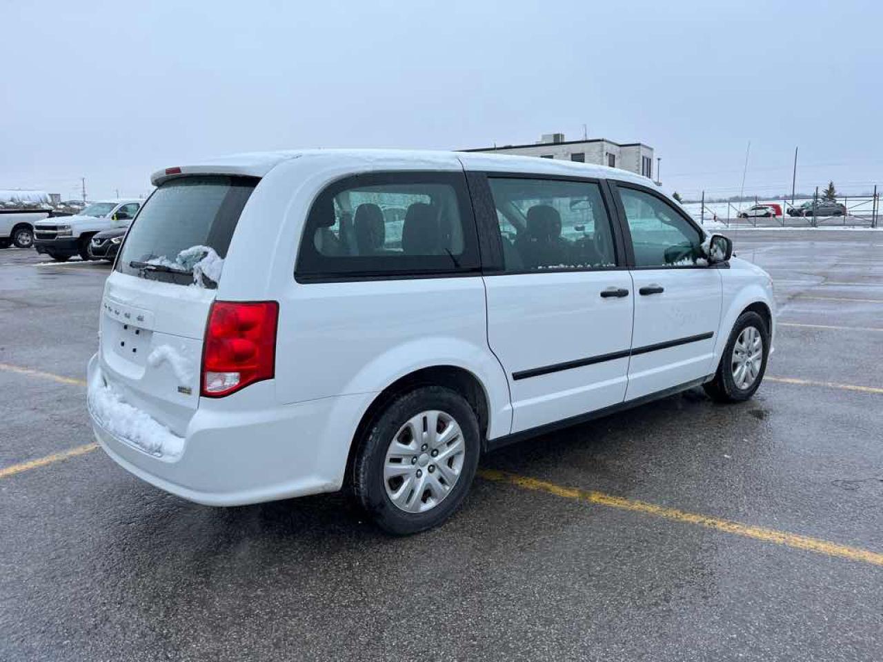 2016 Dodge Grand Caravan SE - Photo #4