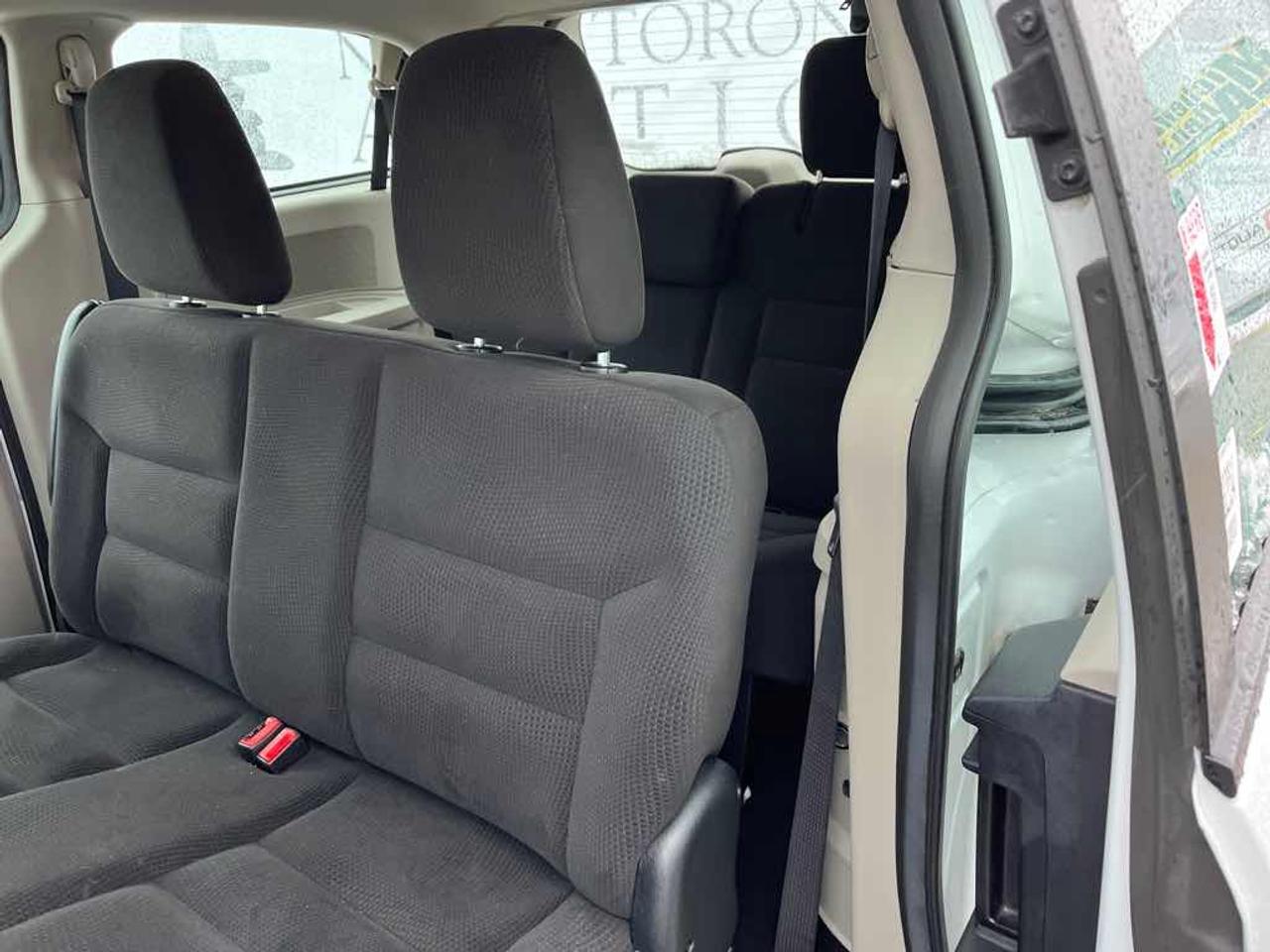 2016 Dodge Grand Caravan SE Photo