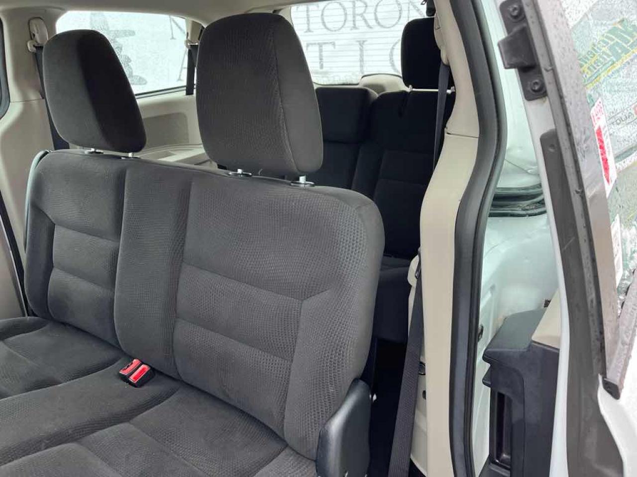 2016 Dodge Grand Caravan SE - Photo #12