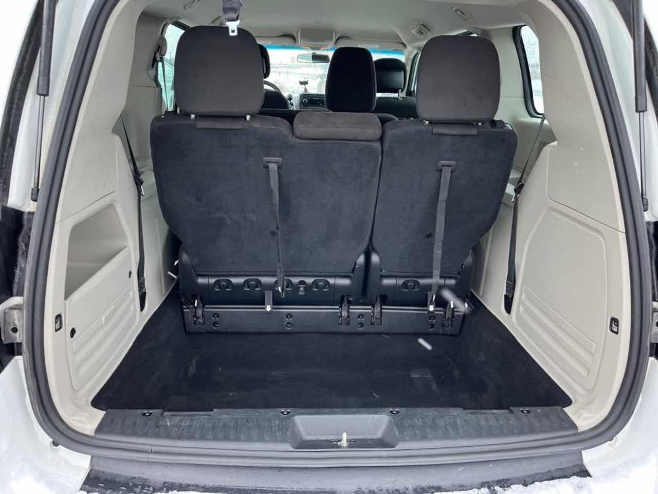 2016 Dodge Grand Caravan SE Photo