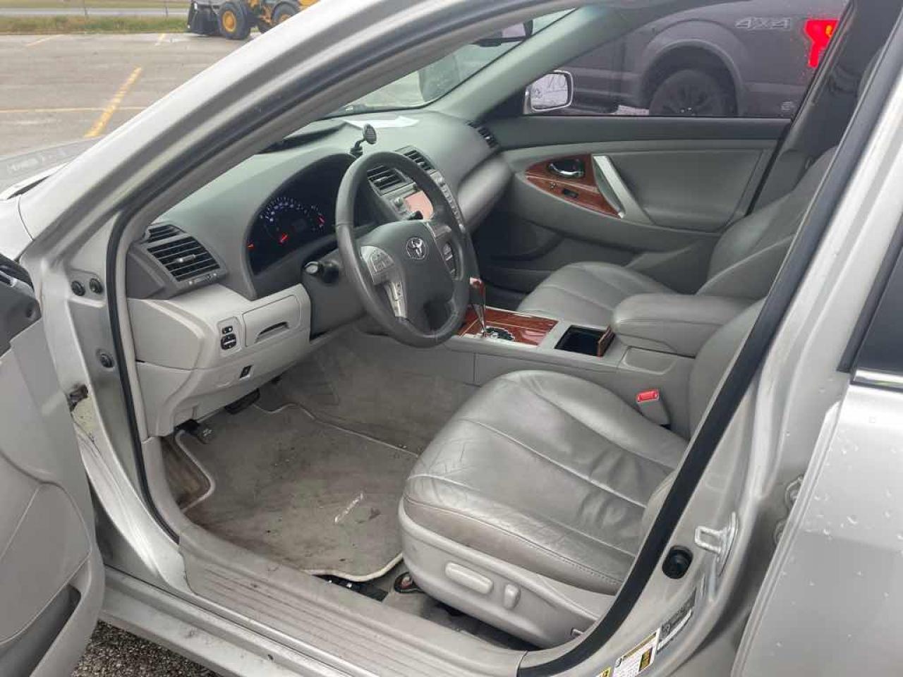 2011 Toyota Camry  - Photo #8