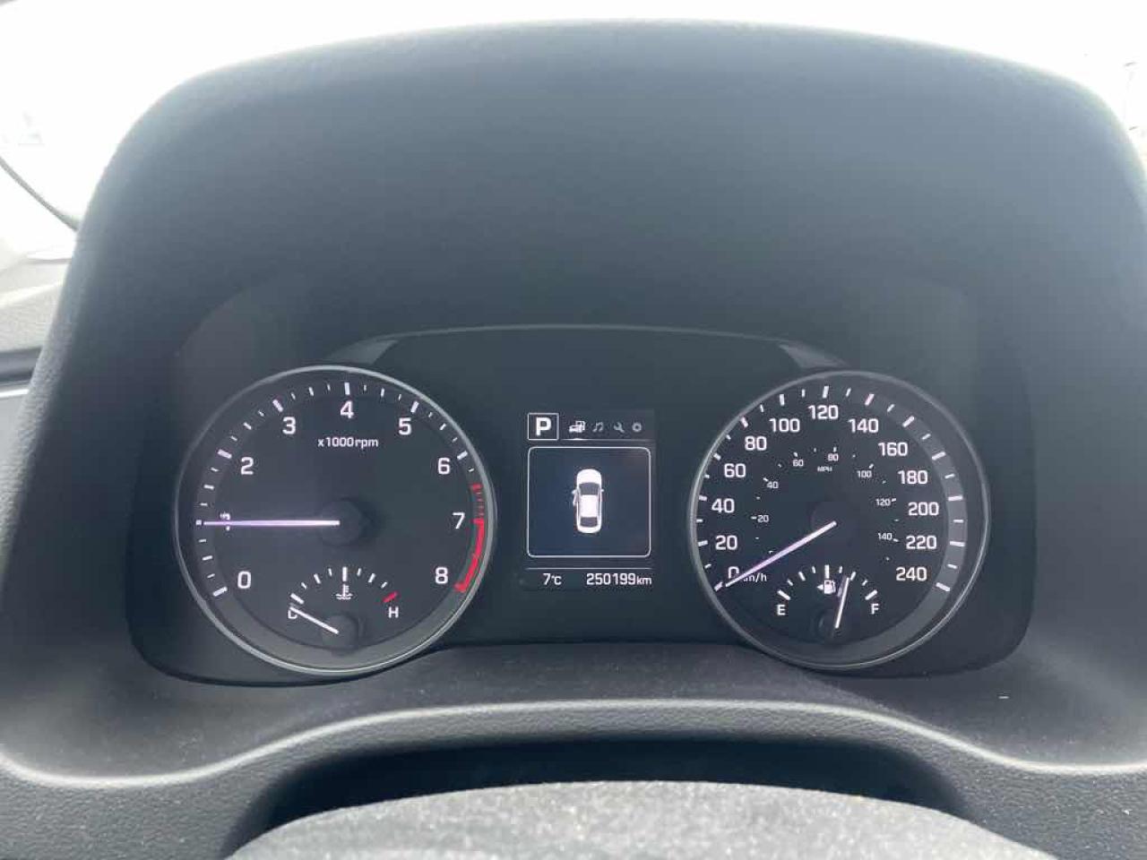 2017 Hyundai Elantra  - Photo #9