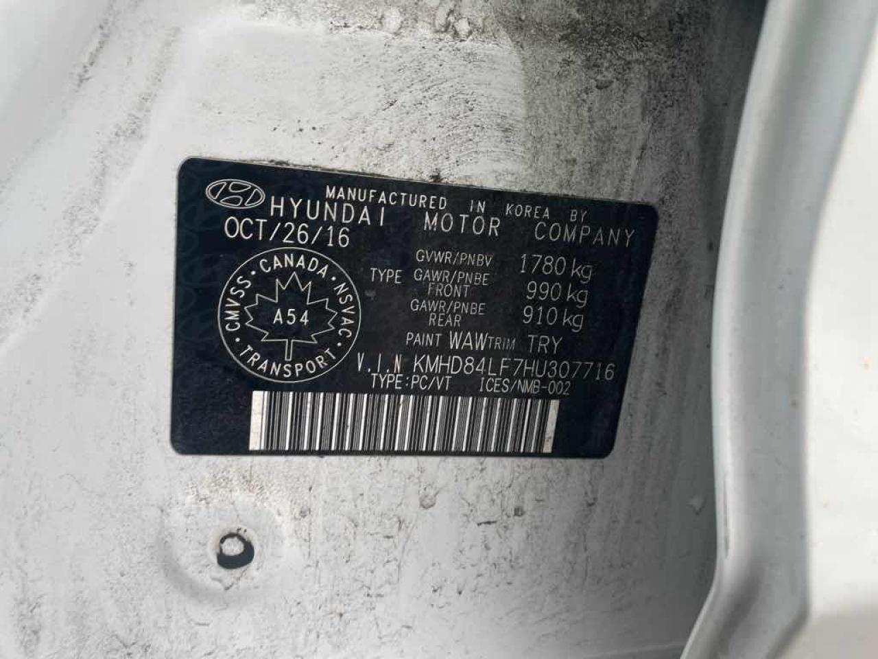 2017 HYUNDA ELANTRA  Photo