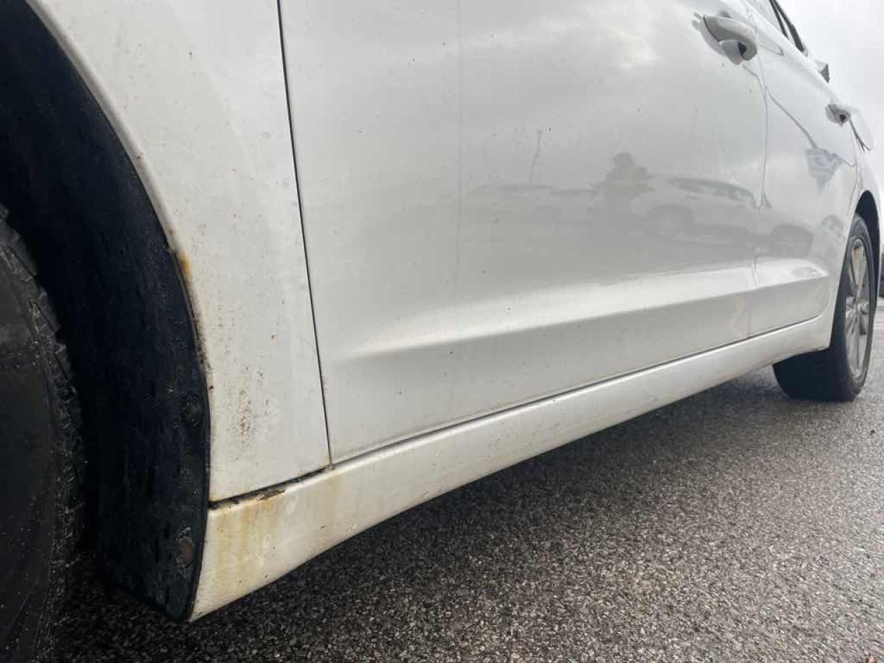 2017 Hyundai Elantra  - Photo #15