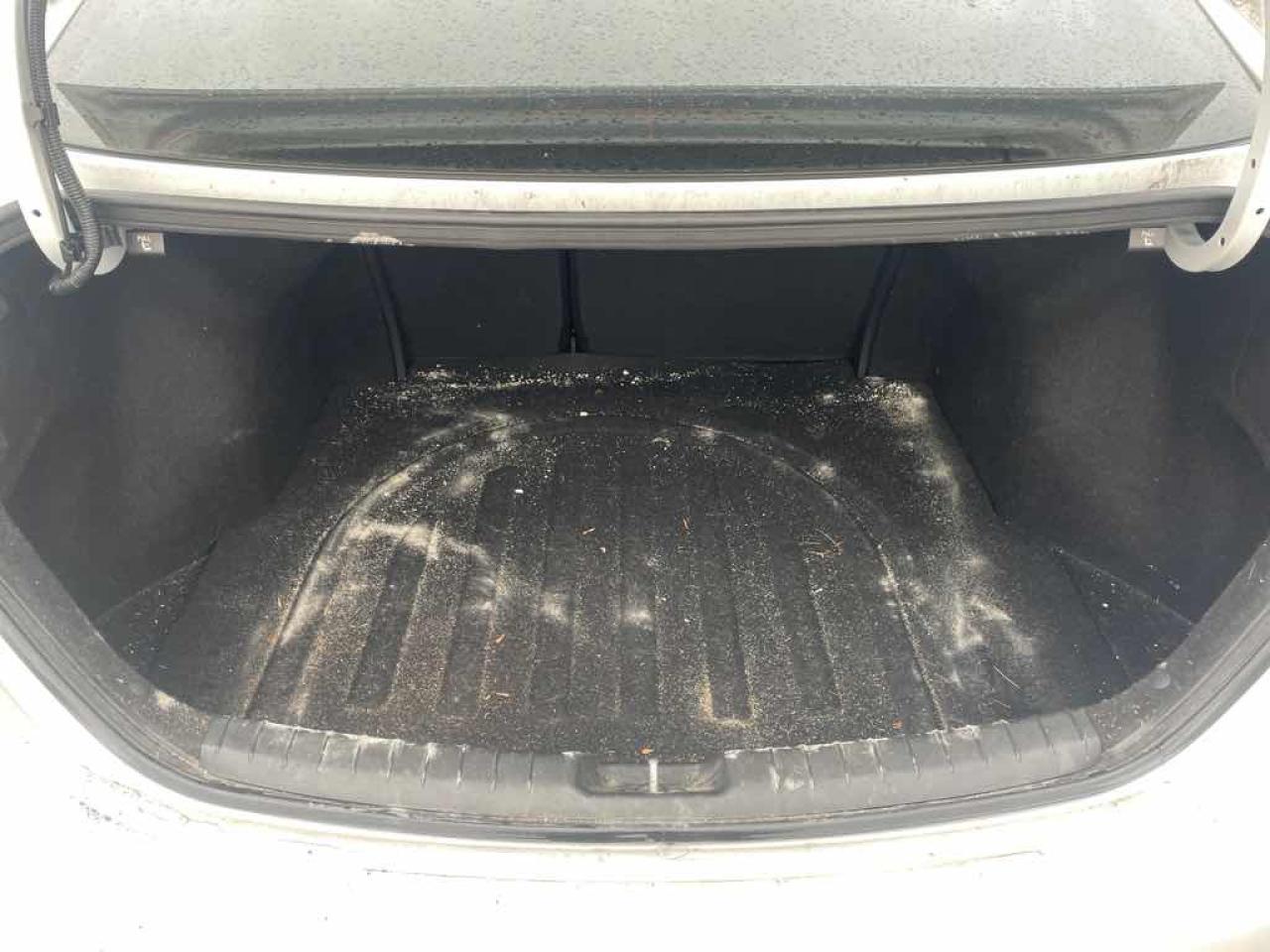 2017 Hyundai Elantra  - Photo #21