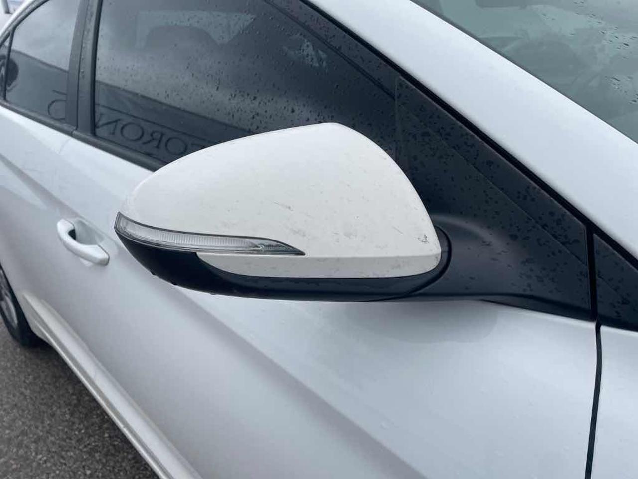 2017 Hyundai Elantra  Photo