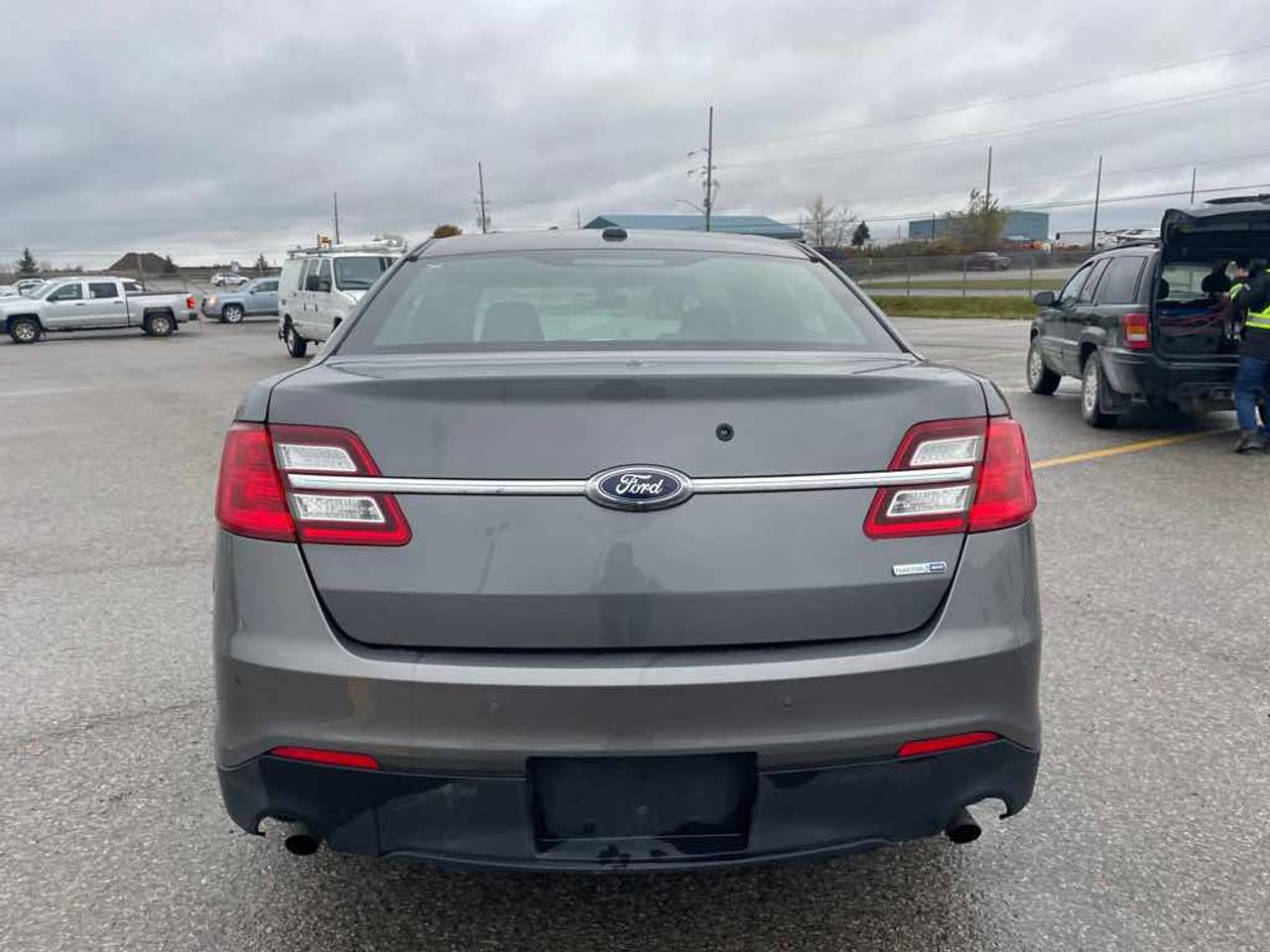 2016 Ford Taurus Police Inte Photo