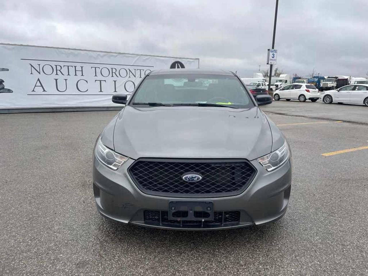 2016 Ford Taurus Police Inte Photo