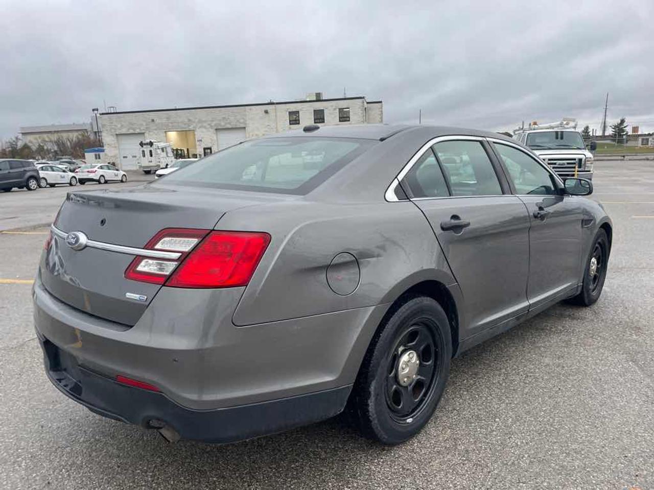 2016 Ford Taurus Police Inte Photo