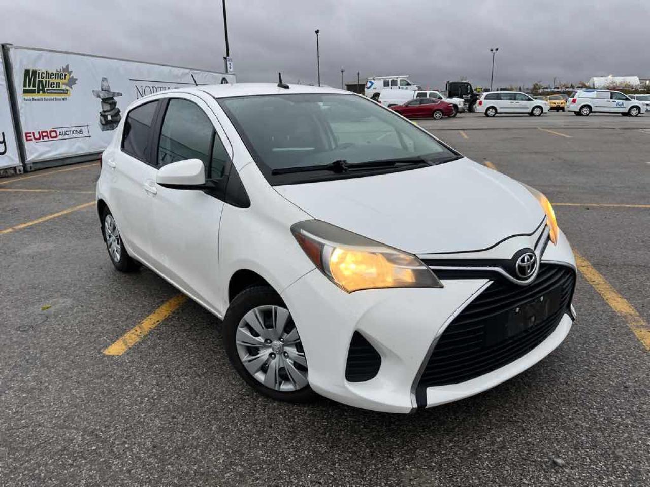 2015 Toyota Yaris LE - Photo #3