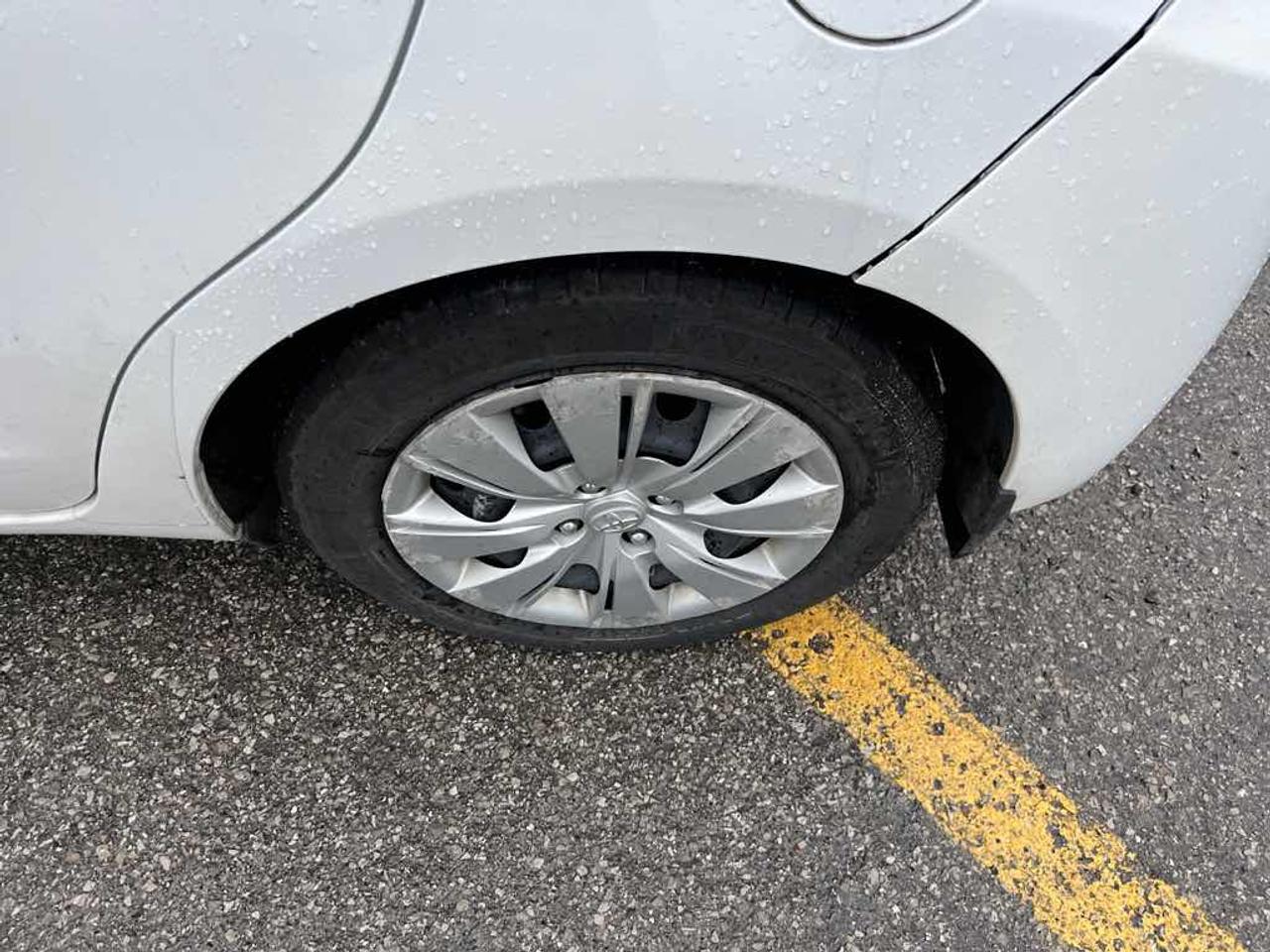 2015 Toyota Yaris LE Photo