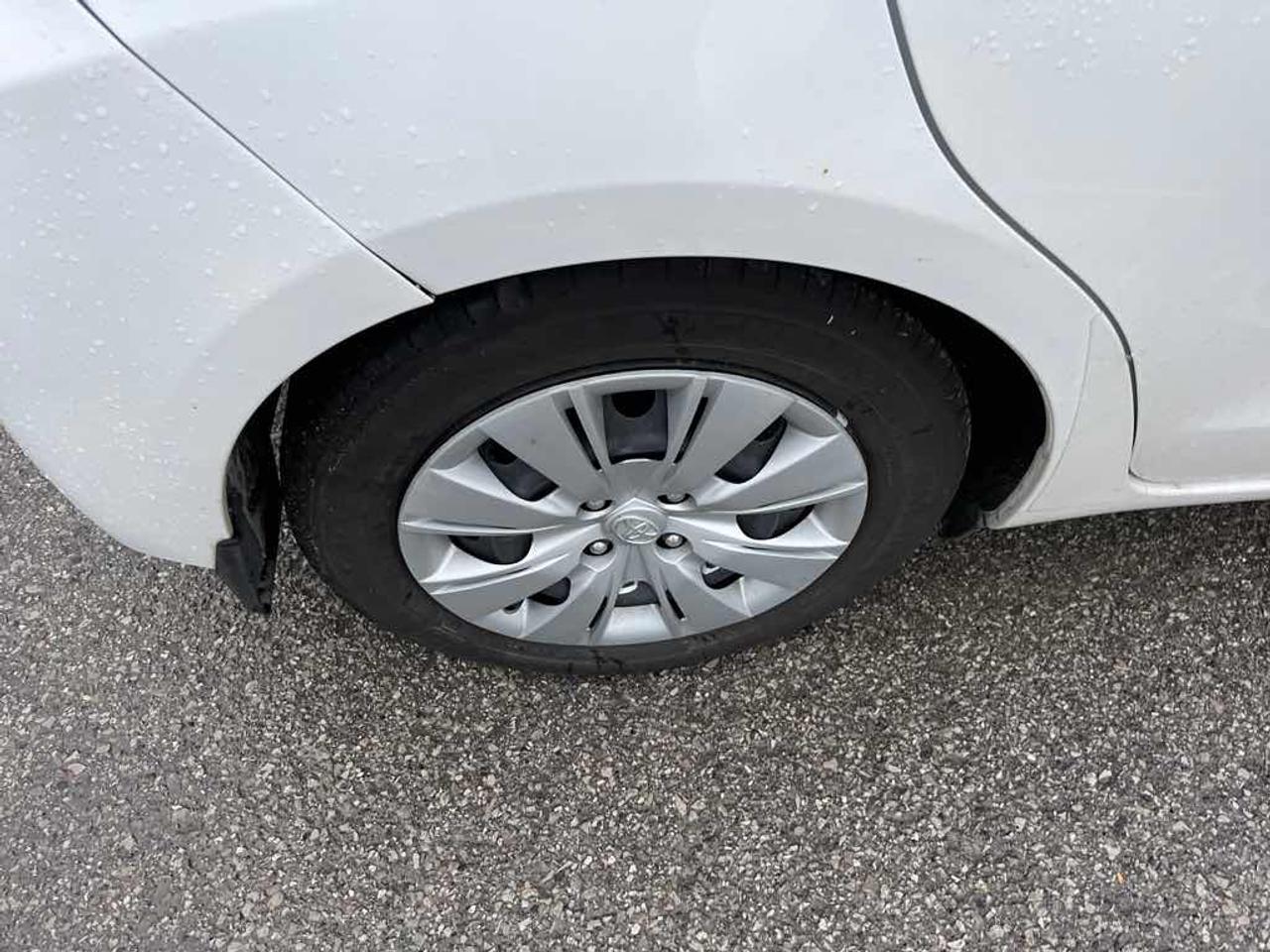 2015 Toyota Yaris LE Photo