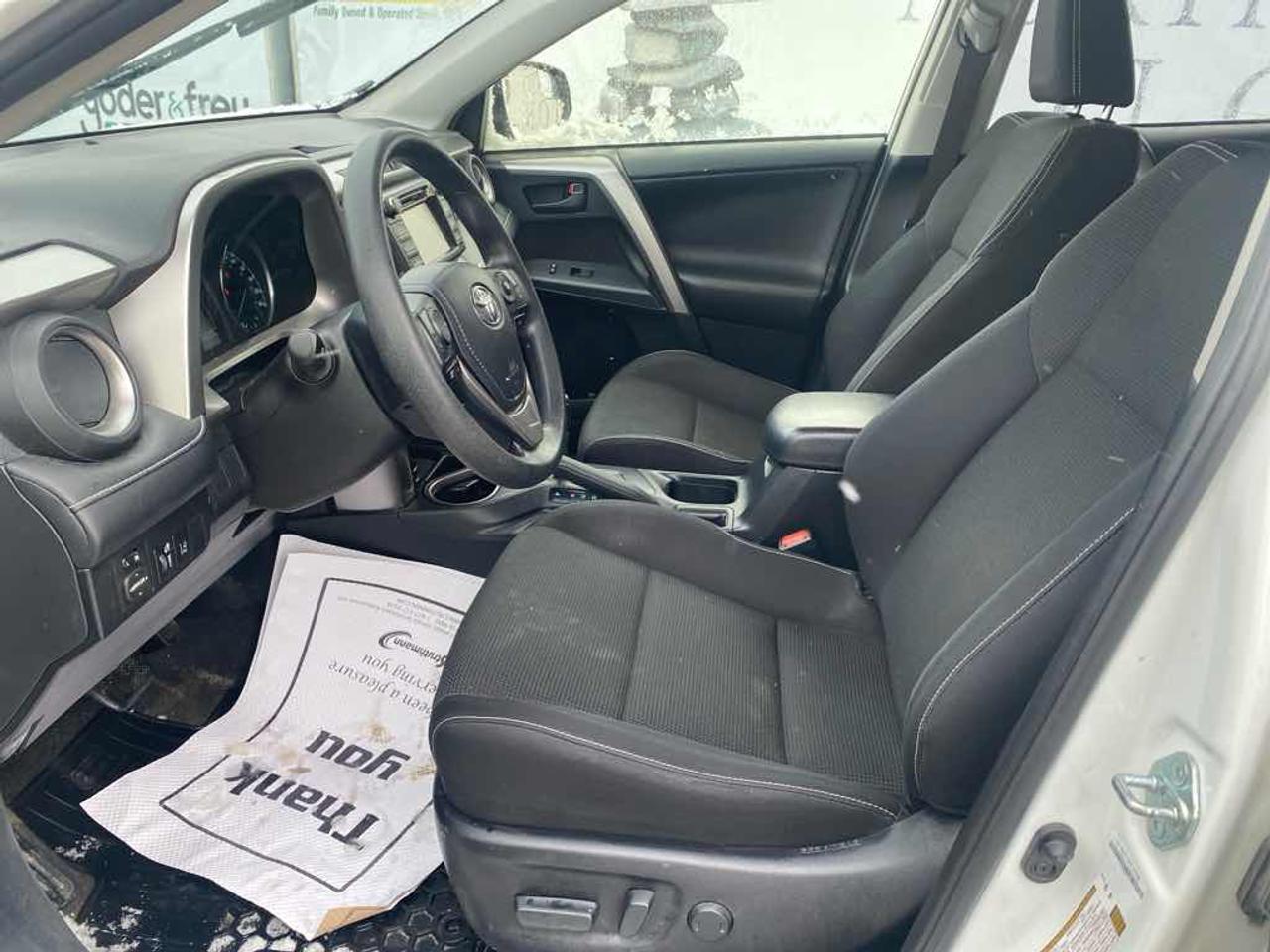 2017 Toyota RAV4 HV Photo